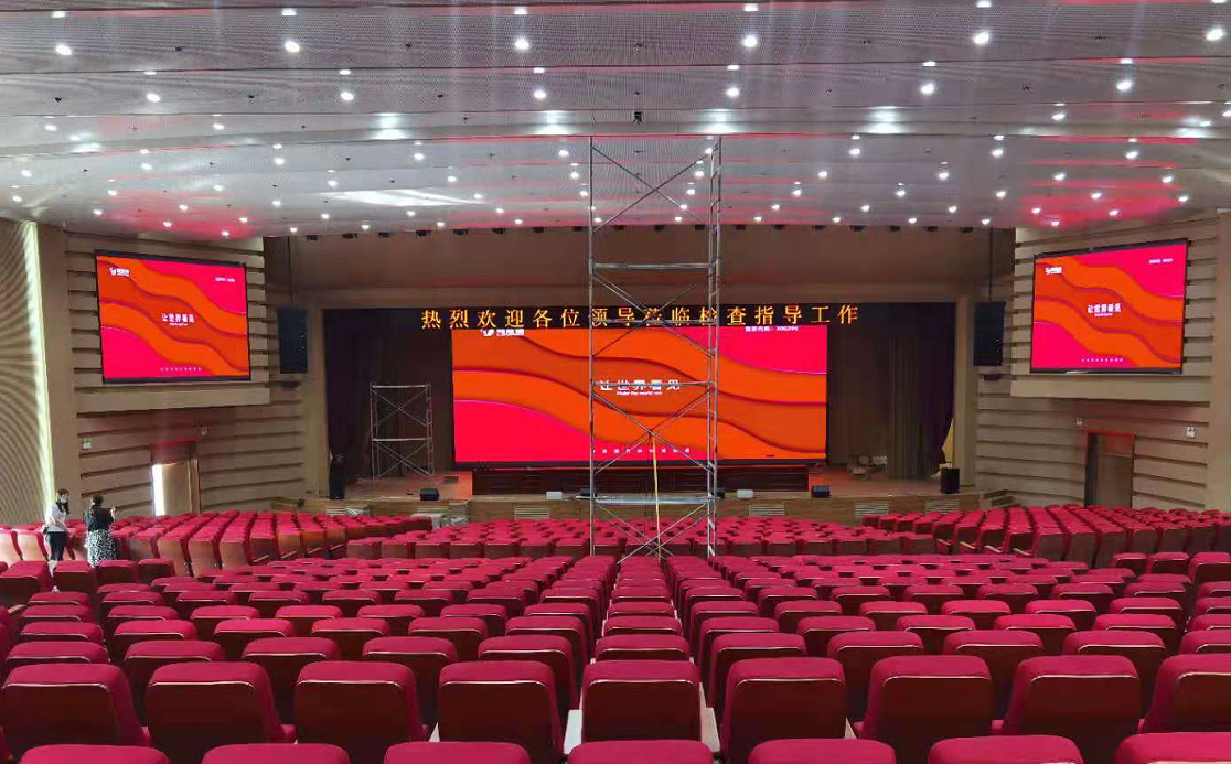 选购侧发光透明LED显示屏的时候需要注意什么？郑州led全彩显示屏